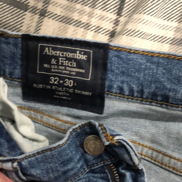 32x30 Men’s Abercrombie and Fitch jeans - Picture 2 of 3